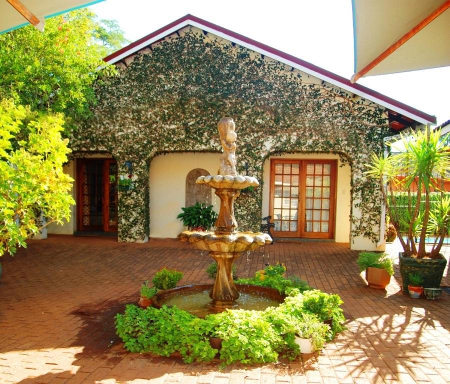 Bezuidenhout pensión Malalane Exterior foto
